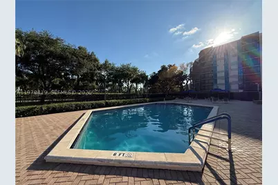 3301 N Country Club #106, Aventura, FL 33180 - Photo 13