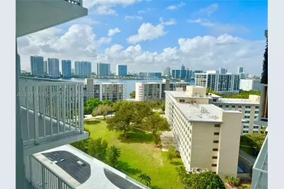 231 174th #1501, Sunny Isles Beach, FL 33160 - Photo 3