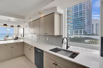 6917 Collins #915, Miami Beach, FL 33141 - Photo 9