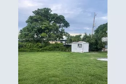 631 Jann, Opa Locka, FL 33054 - Photo 9