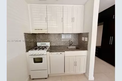 2445 Lake Pancoast #7, Miami Beach, FL 33140 - Photo 15