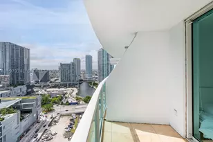 41 SE 5th, Miami, FL 33131 - Photo 5