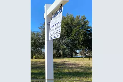 610 NW Phosphate, Mulberry, FL 33860 - Photo 1