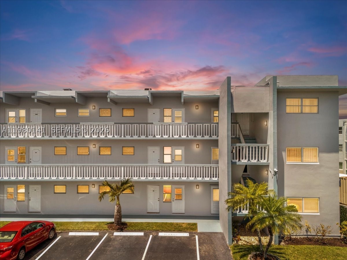 2200 Park #109 main architectural view