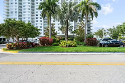 500 Bayview #325, Sunny Isles Beach, FL 33160 - Photo 3