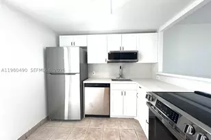 3475 N Country Club, Aventura, FL 33180 - Photo 3