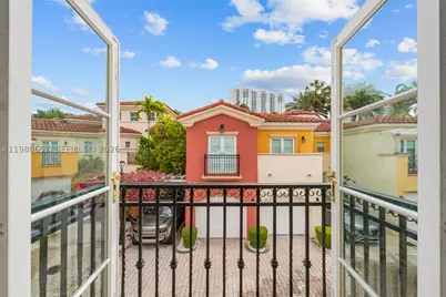 18450 NE 30th, Aventura, FL 33160 - Photo 17
