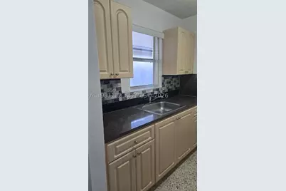 142 SW 18th #30, Miami, FL 33135 - Photo 9