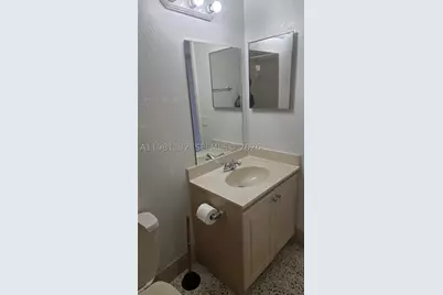 142 SW 18th #30, Miami, FL 33135 - Photo 5
