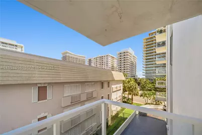 5750 Collins #4F, Miami Beach, FL 33140 - Photo 19