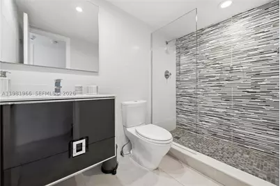 5750 Collins #4F, Miami Beach, FL 33140 - Photo 33
