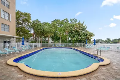 1455 N Treasure #5E, North Bay Village, FL 33141 - Photo 5