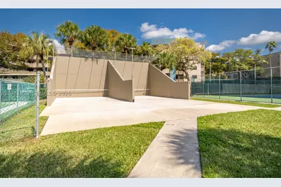 1000 Colony Point #203, Pembroke Pines, FL 33026 - Photo 53