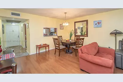 1000 Colony Point #203, Pembroke Pines, FL 33026 - Photo 7