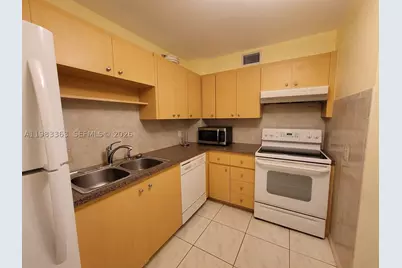 401 Golden Isles #1114, Hallandale Beach, FL 33009 - Photo 23