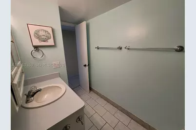 401 Golden Isles #1114, Hallandale Beach, FL 33009 - Photo 21