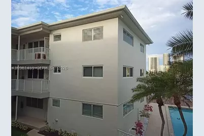462 Golden Isles #202, Hallandale Beach, FL 33009 - Photo 5