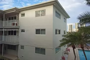 462 Golden Isles, Hallandale Beach, FL 33009 - Photo 5