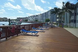 462 Golden Isles, Hallandale Beach, FL 33009 - Photo 23