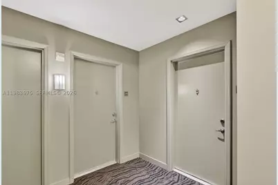 950 Brickell Bay #4100, Miami, FL 33131 - Photo 5