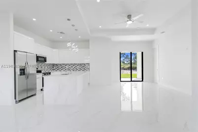 606 Johns, Lehigh Acres, FL 33972 - Photo 11
