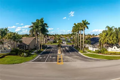 930 NW 197th, Pembroke Pines, FL 33029 - Photo 5