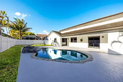 930 NW 197th, Pembroke Pines, FL 33029 - Photo 33
