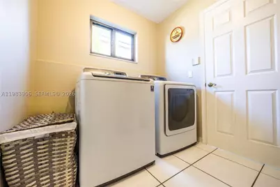 930 NW 197th, Pembroke Pines, FL 33029 - Photo 17