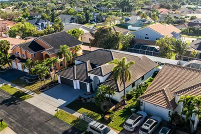 930 NW 197th, Pembroke Pines, FL 33029 - Photo 7