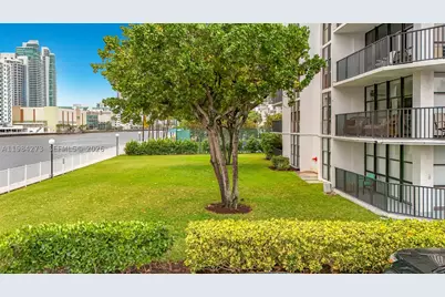 1000 Parkview #121, Hallandale Beach, FL 33009 - Photo 59
