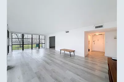 1000 Parkview #121, Hallandale Beach, FL 33009 - Photo 13