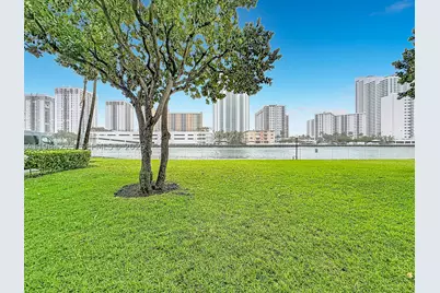 1000 Parkview #121, Hallandale Beach, FL 33009 - Photo 57