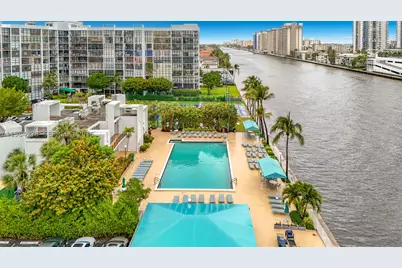 1000 Parkview #121, Hallandale Beach, FL 33009 - Photo 53