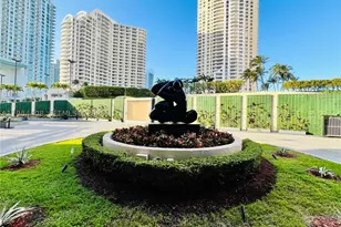 540 Brickell Key, Miami, FL 33131 - Photo 29