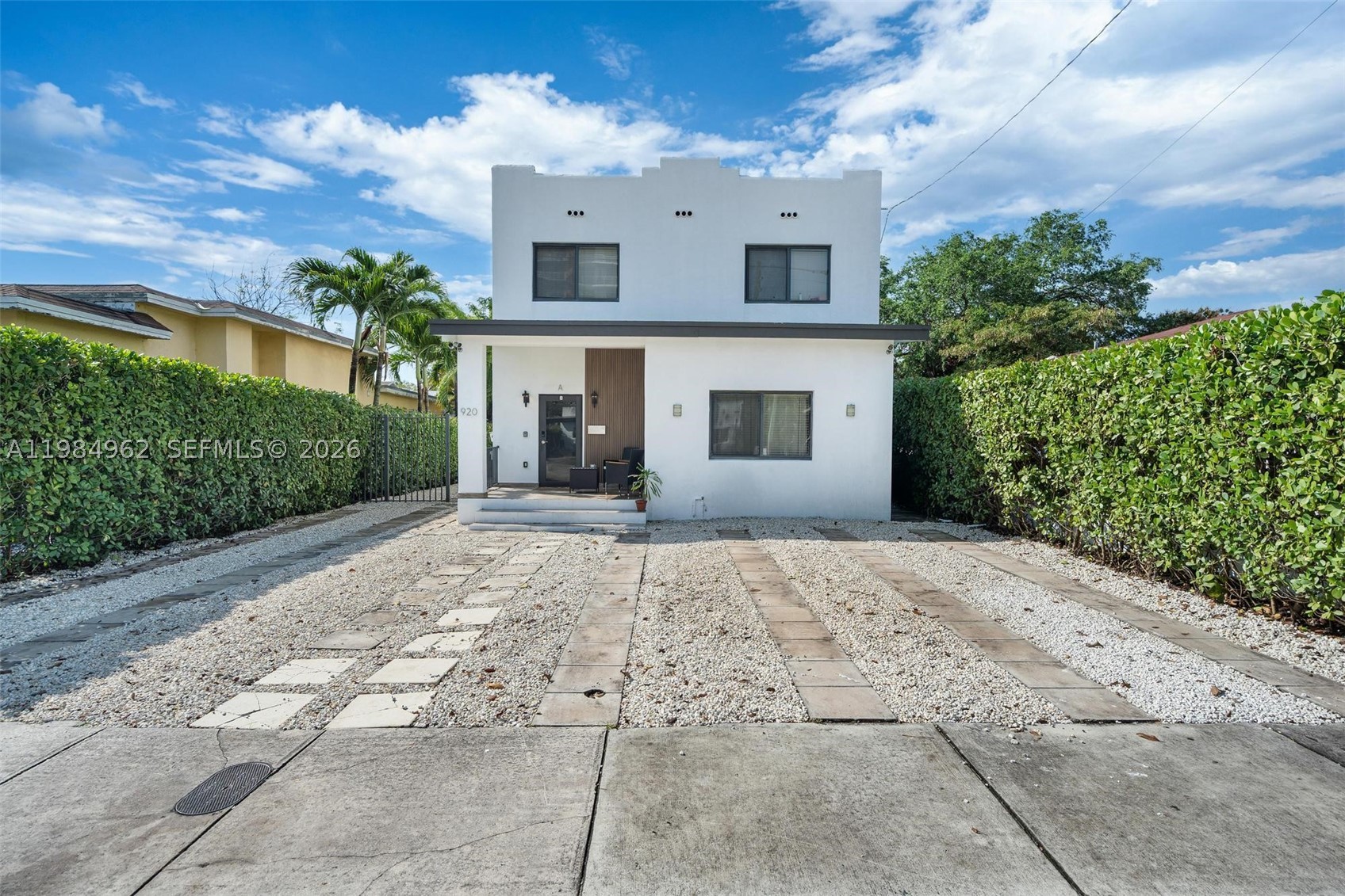 920 SW 9th main architectural view