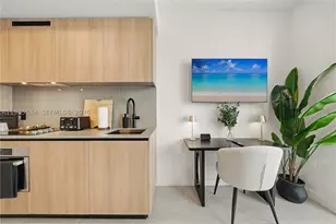 121 NE 5th, Miami, FL 33132 - Photo 13