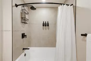 121 NE 5th, Miami, FL 33132 - Photo 23