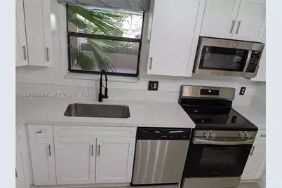 601 Ives Dairy #103-8, Miami, FL 33179 - Photo 43