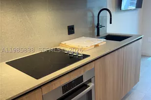 121 NE 5th, Miami, FL 33132 - Photo 23