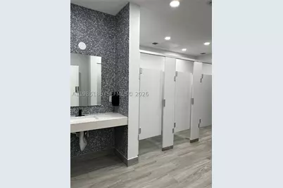 16919 N Bay #902, Sunny Isles Beach, FL 33160 - Photo 9