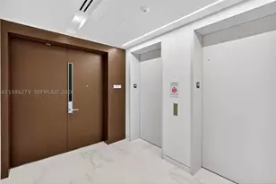 300 Biscayne Blvd, Miami, FL 33131 - Photo 3