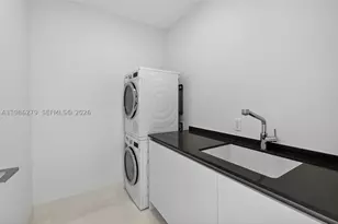 300 Biscayne Blvd, Miami, FL 33131 - Photo 33