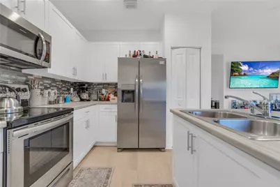 21068 NE 8th, Miami, FL 33179 - Photo 11