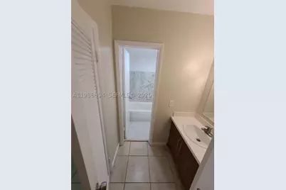 140 Royal Palm #107, Hialeah Gardens, FL 33016 - Photo 11