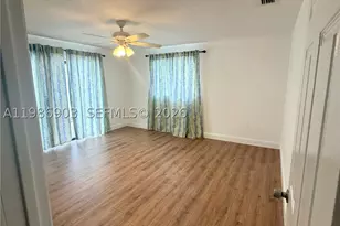 11201 NE 3rd, Miami, FL 33161 - Photo 23