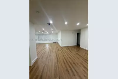 11201 NE 3rd, Miami, FL 33161 - Photo 13