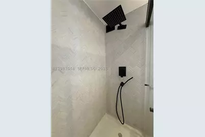 5555 Collins #8R, Miami Beach, FL 33140 - Photo 27