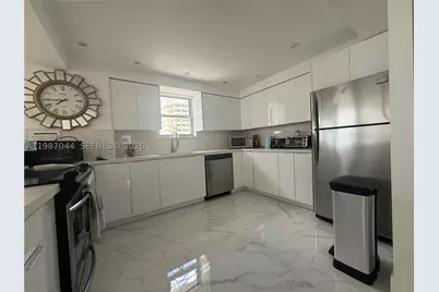 5555 Collins #8R, Miami Beach, FL 33140 - Photo 21