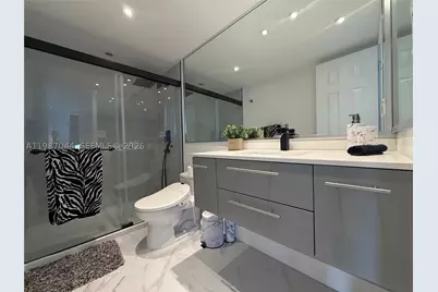 5555 Collins #8R, Miami Beach, FL 33140 - Photo 25