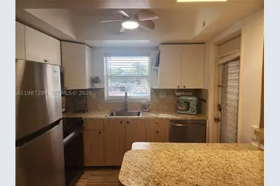 100 SE 6th #107, Pompano Beach, FL 33060 - Photo 15